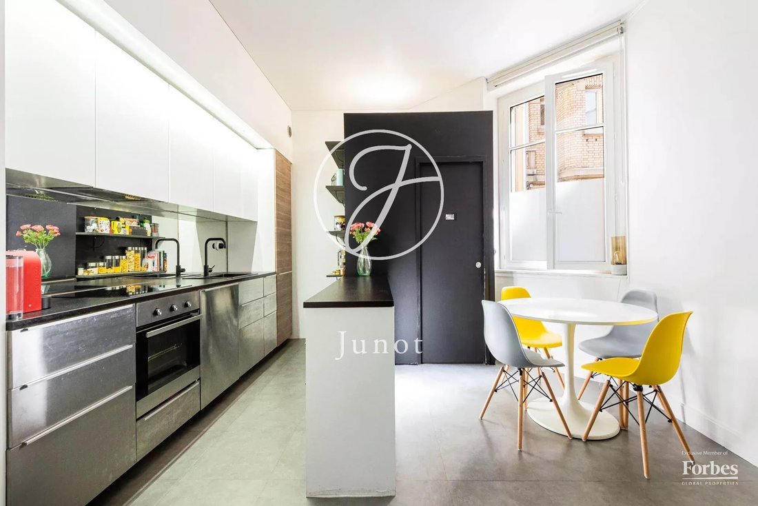 Apartment in Clichy-Trinité, Paris 9e Arrondissement, Paris 2 - 18994113
