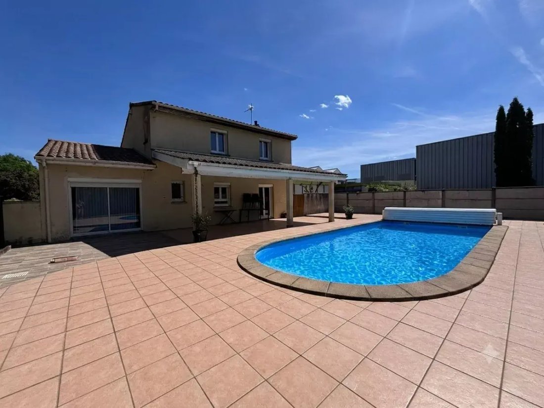House in Mérignac, Nouvelle-Aquitaine, France 1 - 18994168