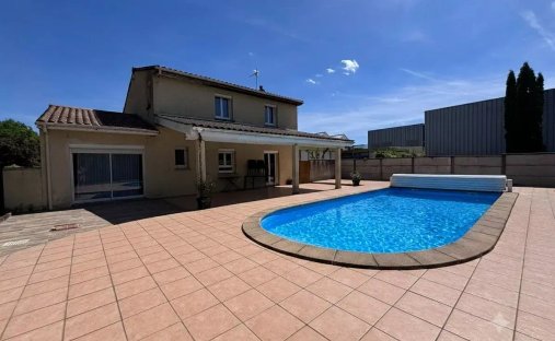 House in Mérignac, Nouvelle-Aquitaine, France 1