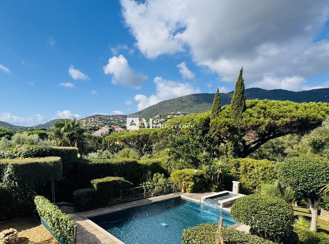 House in Sud, Cavalaire-sur-Mer, France 2 - 18996279