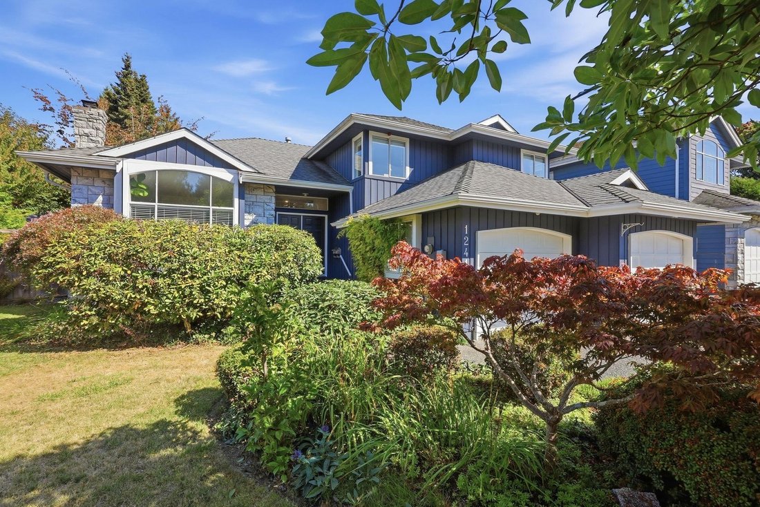 House in Surrey, British Columbia, Canada 2 - 18997880