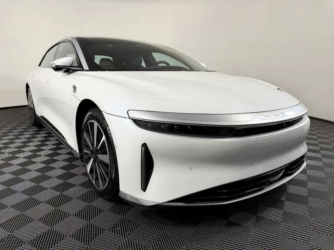 Sedan in Lynnwood, WA, United States 5 - 18996995