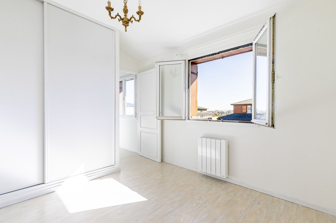 Penthouse in Forêt, Saint-Germain-en-Laye, France 5 - 18993745