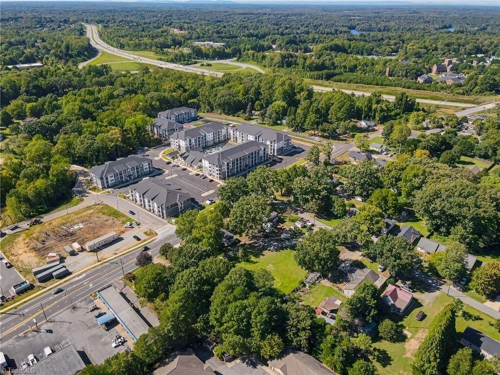 Greensboro, North Carolina, United States 1 - 18995304