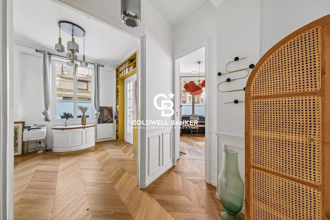 Apartment in Cambronne-Garibaldi, Paris 15e Arrondissement, Paris 3 - 18994174