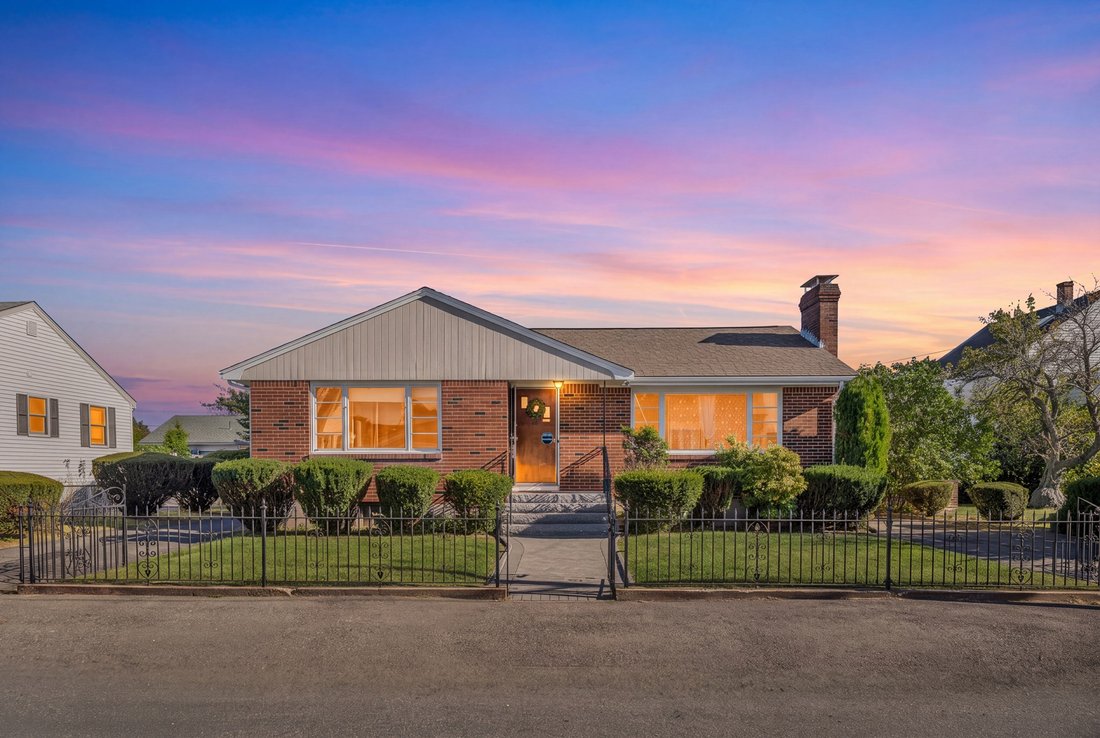 House in Revere, Massachusetts, United States 1 - 18993609