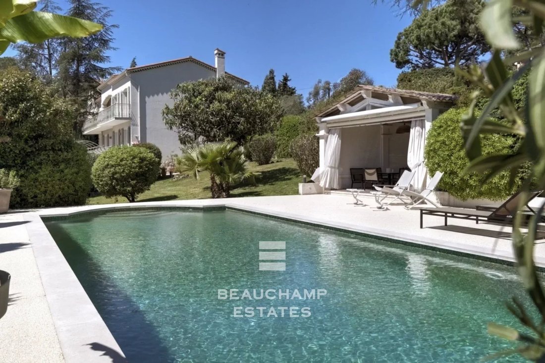 Villa en Mougins, Provenza-Alpes-Costa Azul, Francia 1 - 16948897
