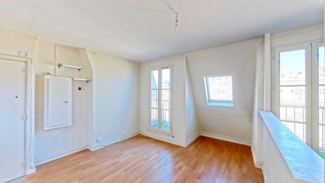 Apartment in Mairie, Paris 8e Arrondissement, Paris 1 - 18993921