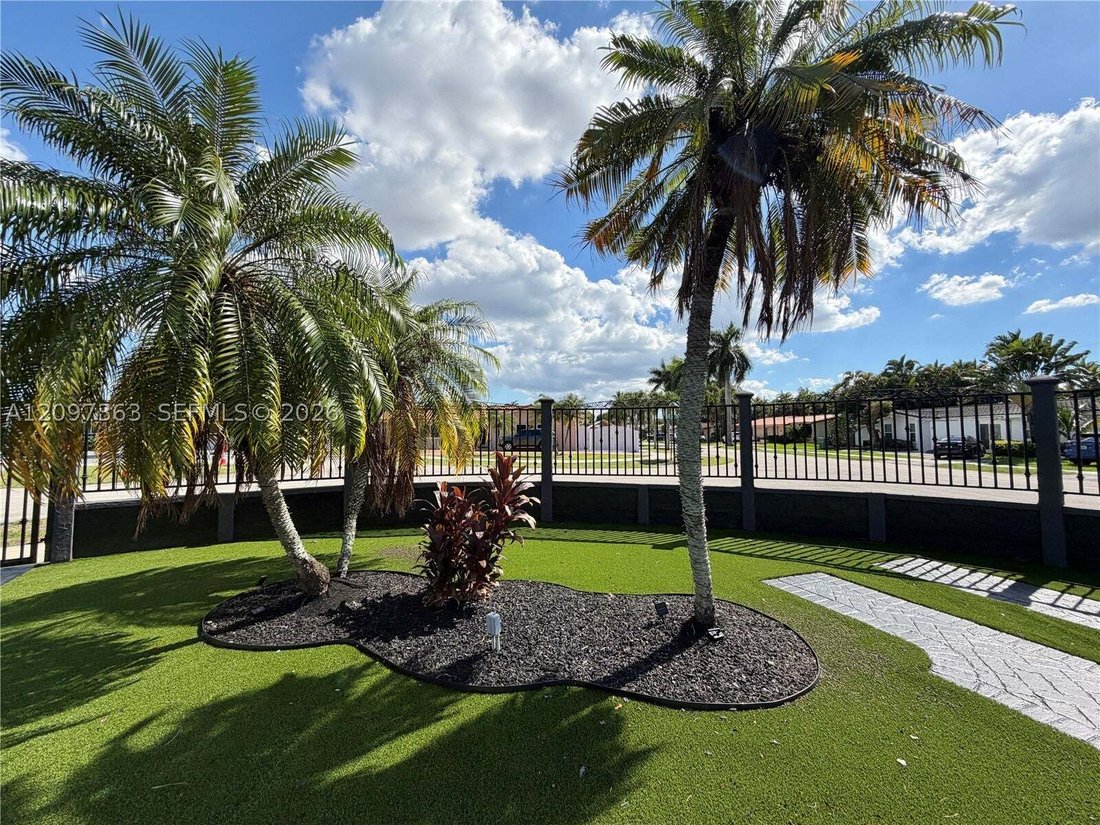 House in Miami, Florida, United States 4 - 18995698