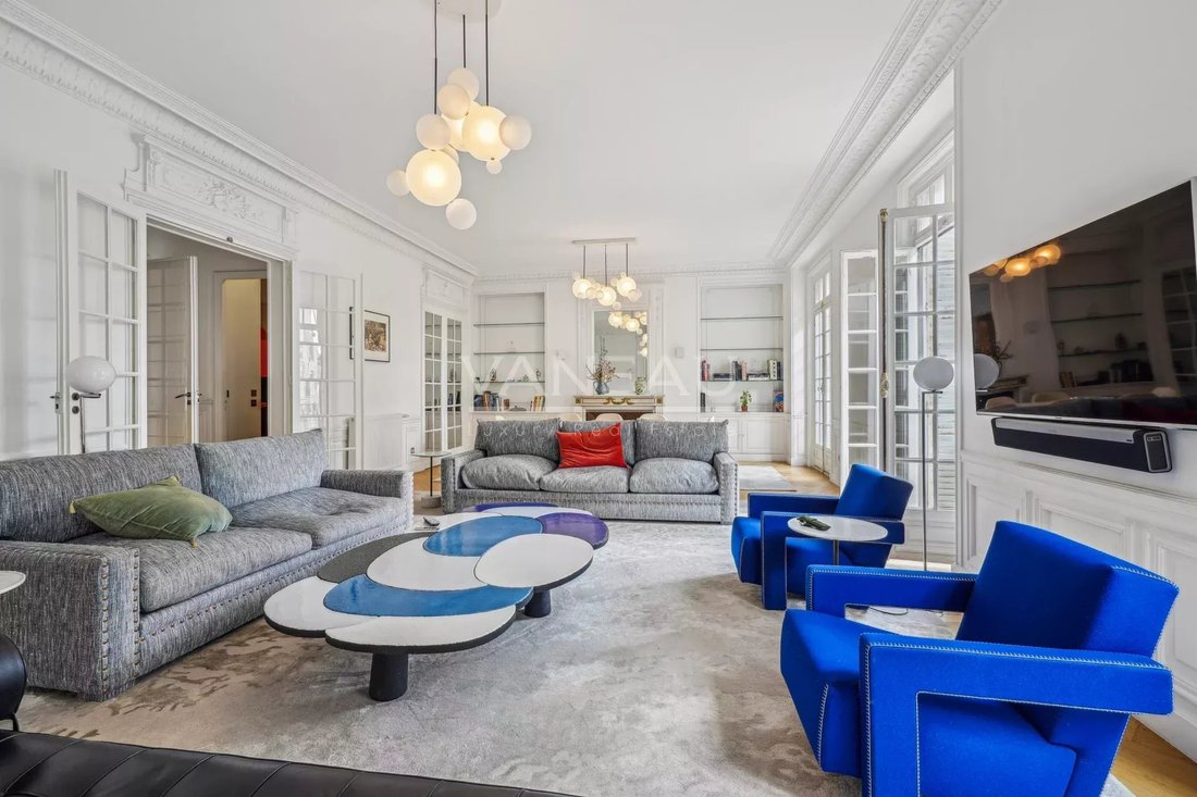 Apartment in Saint Louis, Versailles, France 3 - 18996779