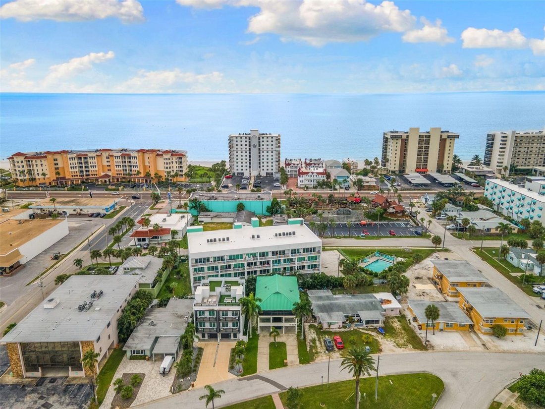 House in Madeira Beach, Florida, United States 5 - 18995535