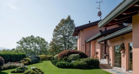 Villa in Bosisio Parini, Lombardy, Italy 1 - 18993137