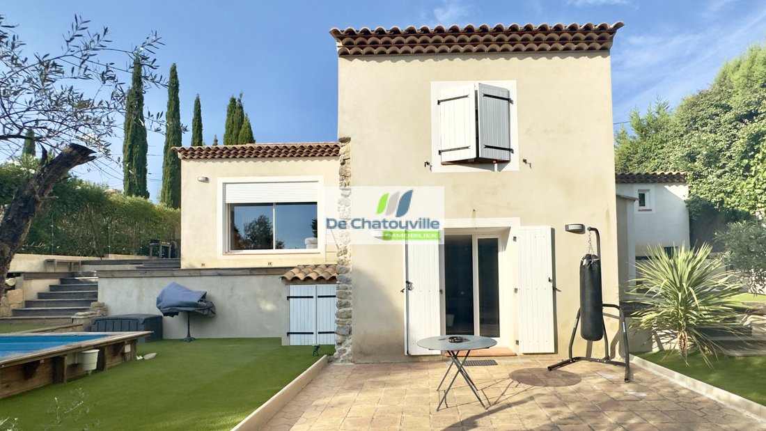 Villa in Les Freres-Les Cancades-Les Ginestes, Le Beausset, France 1 - 18994152