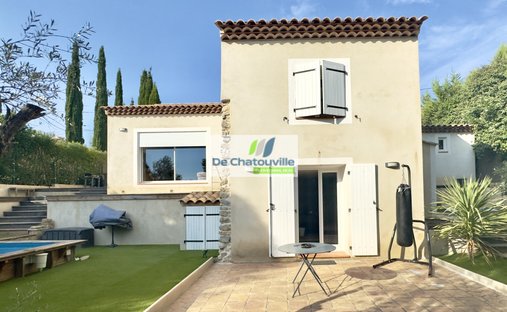 Villa in Les Freres-Les Cancades-Les Ginestes, Le Beausset, France 1