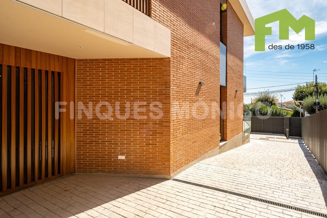 Villa in Premia de Dalt, Catalonia, Spain 4 - 18993592