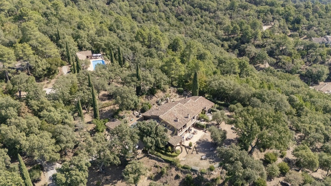 Estate in La Garde-Freinet, Provence-Alpes-Côte d'Azur, France 1 - 18996881