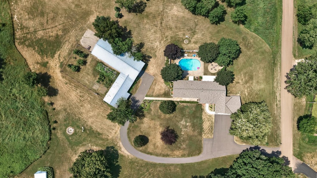 House in Nowthen, Minnesota, United States 2 - 18996135