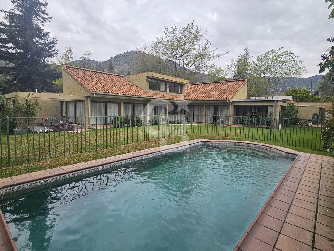 House in Lo Barnechea, Santiago Metropolitan Region, Chile 1 - 18994496