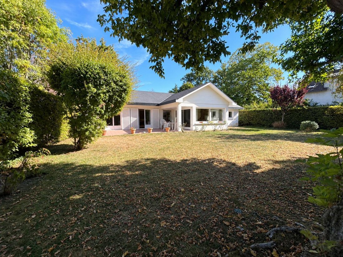 House in Côte Saint Louis, Garches, France 1 - 18996286