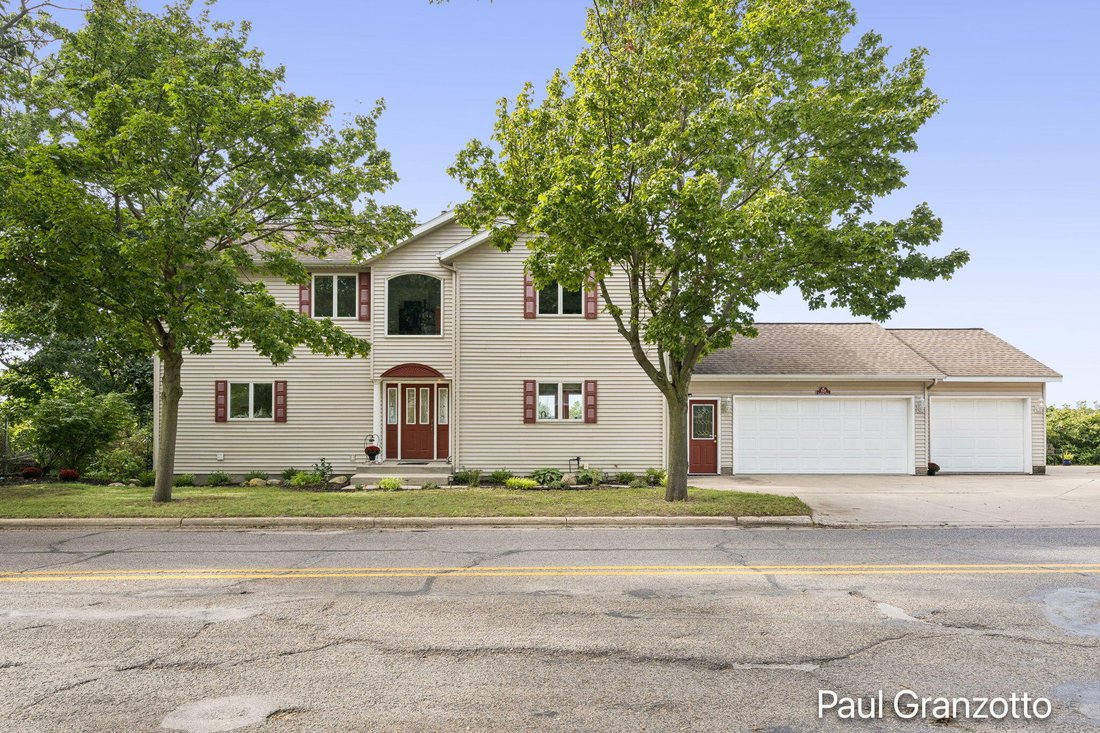 House in Muskegon, Michigan, United States 1 - 18993416