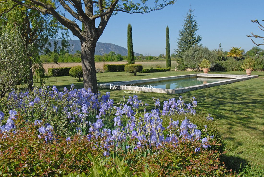 Villa in Cabrières-d'Avignon, Provence-Alpes-Côte d'Azur, France 2 - 18997272