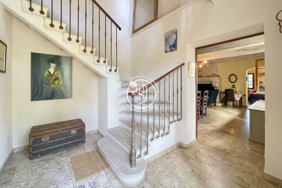 Villa in Saint-Rémy-de-Provence, Provence-Alpes-Côte d'Azur, France 2 - 18993853