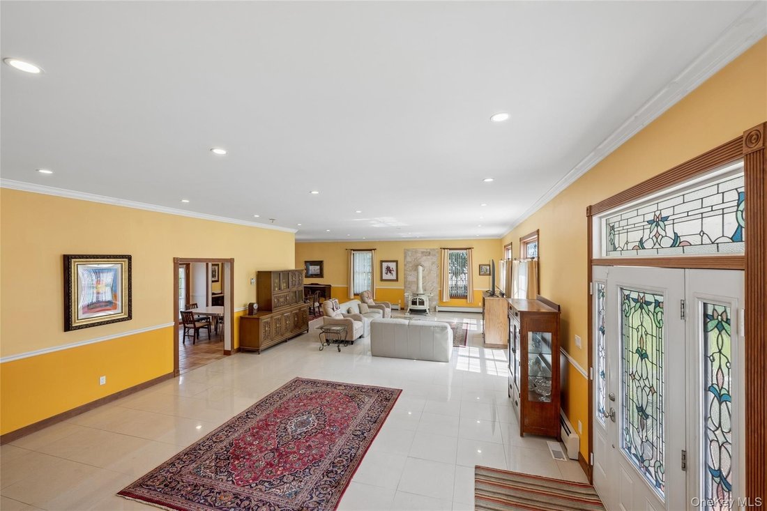 House in Lake Ronkonkoma, New York, United States 2 - 18994750