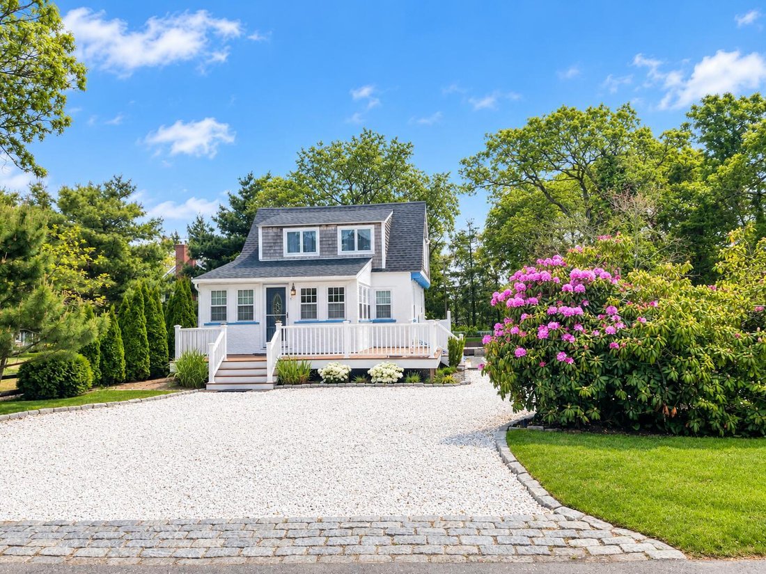 House in Mashpee, Massachusetts, United States 1 - 18992753