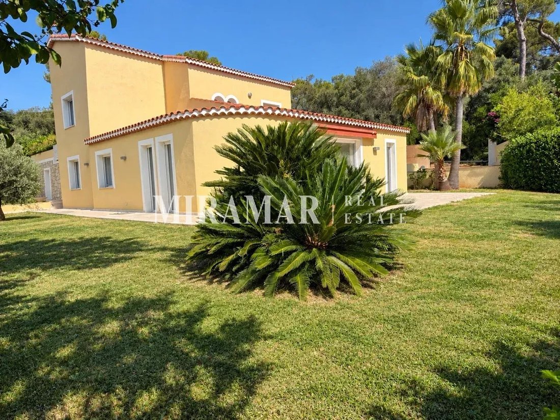 Villa in Mont Boron, Nice, Provence-Alpes-Côte d'Azur 1 - 18994119