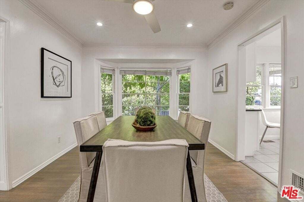 Santa Monica, California, United States 5 - 18995305