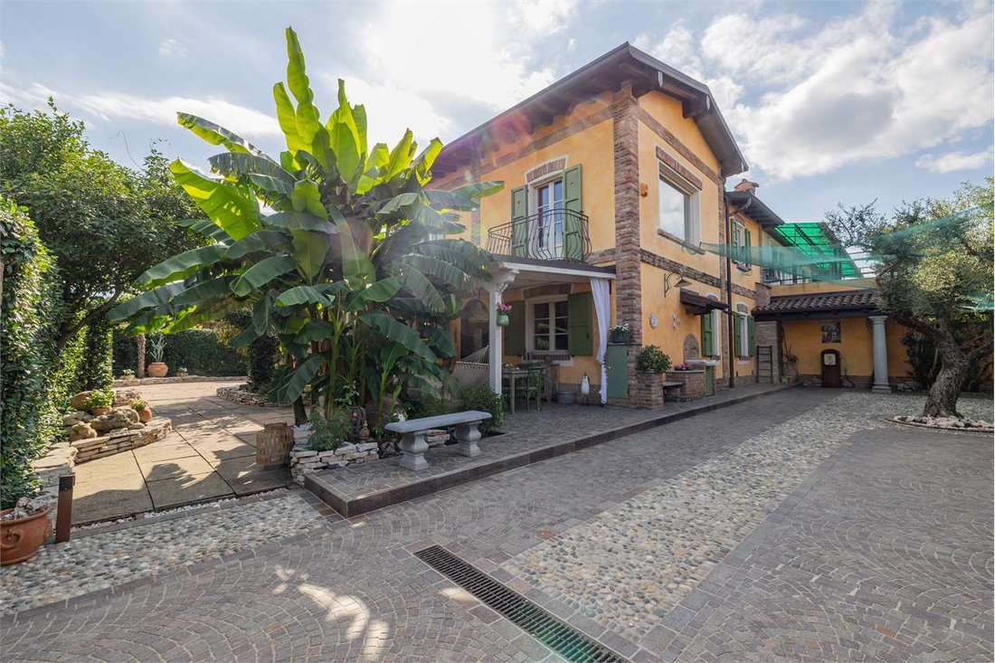 Estate in Gessate, Lombardy, Italy 1 - 18995479
