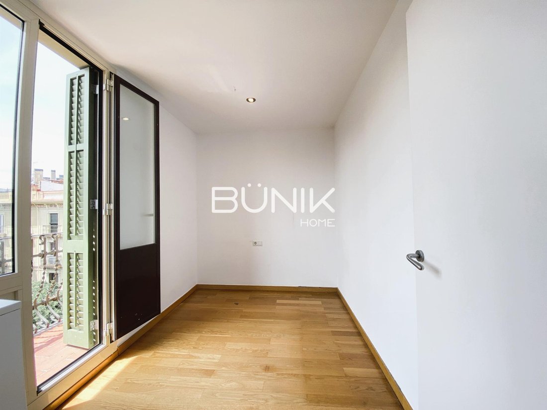 Apartment in Eixample, Barcelona, Spain 3 - 18993019