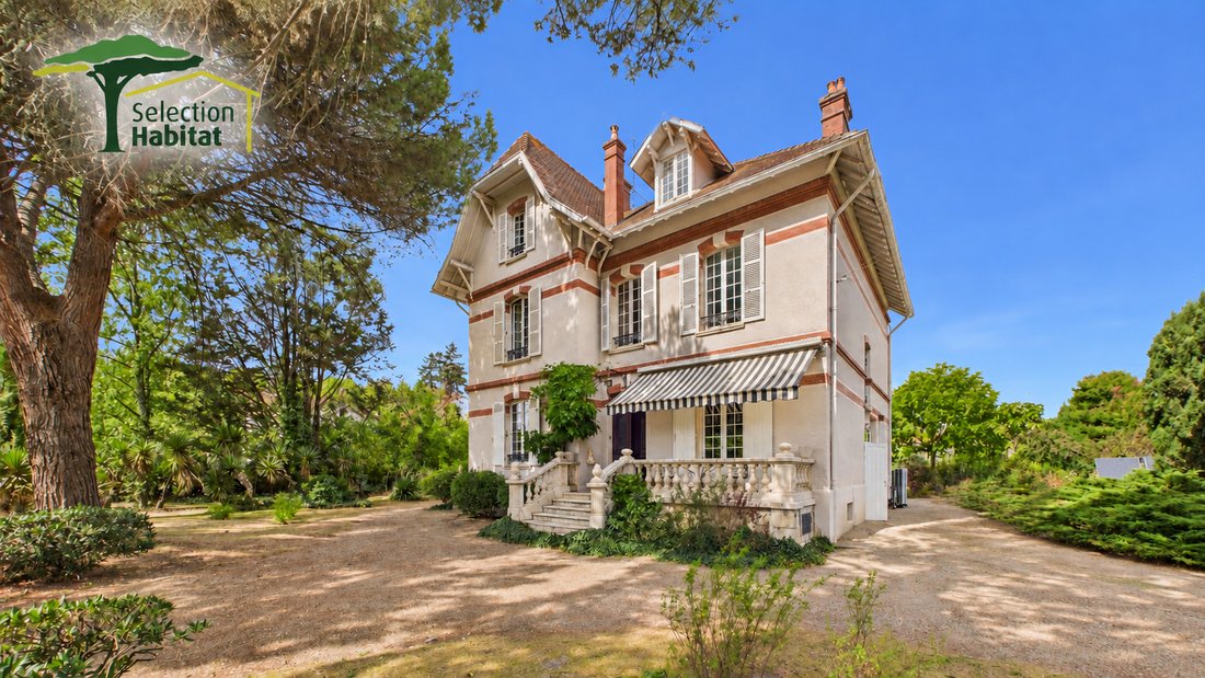 Villa in Roquefort, Nouvelle-Aquitaine, France 1 - 18994324