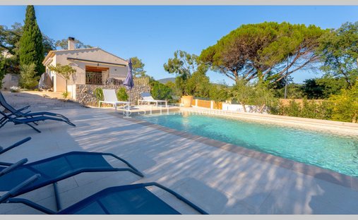 Villa in Ville-Les Saquedes-Le Bouillonnet, Sainte-Maxime, France 1
