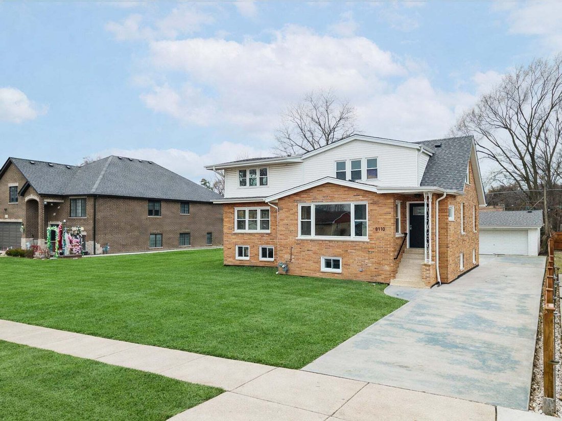 House in Burbank, Illinois, United States 2 - 18993342