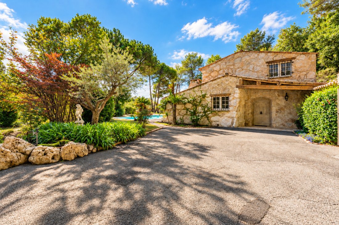 Villa in Centre du Village, La Colle-sur-Loup, France 3 - 18996733