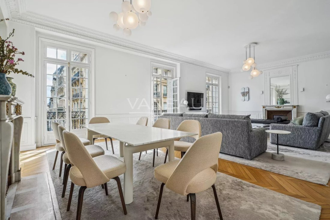 Apartment in Saint Louis, Versailles, France 4 - 18996779