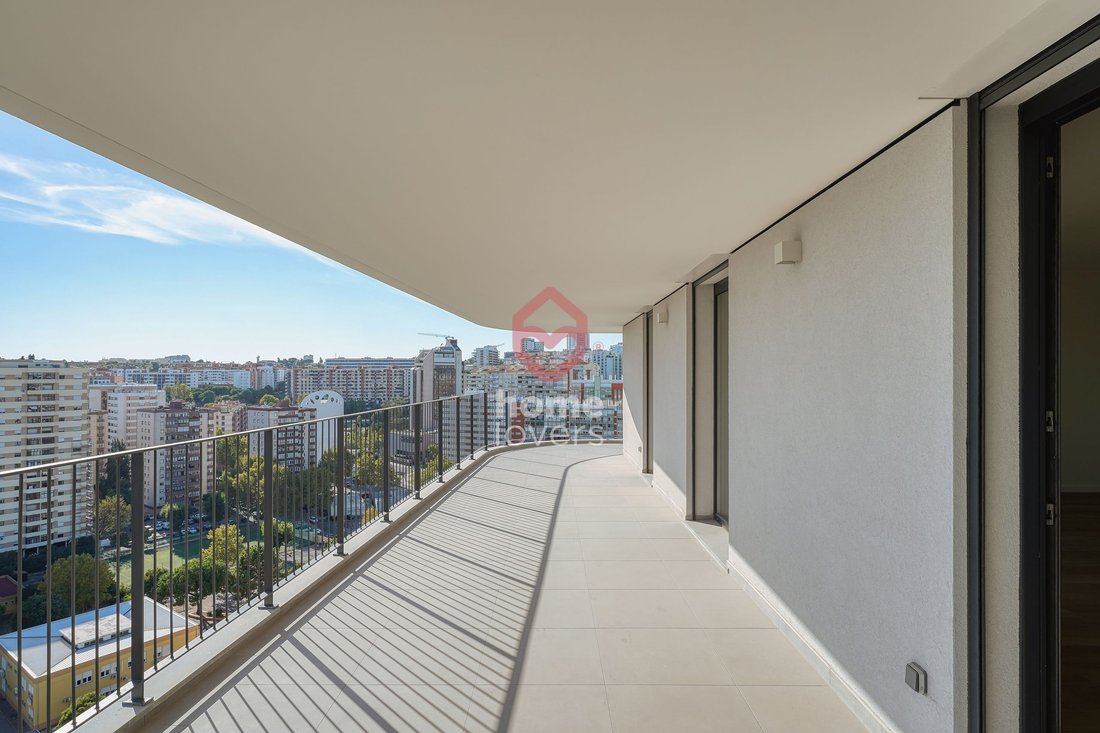 Apartment in Alges, Lisbon, Portugal 1 - 18996526