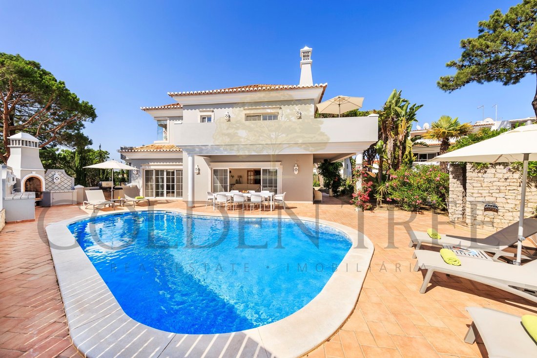 Villa in Vale do Lobo, Almancil, Portugal 1 - 18996670