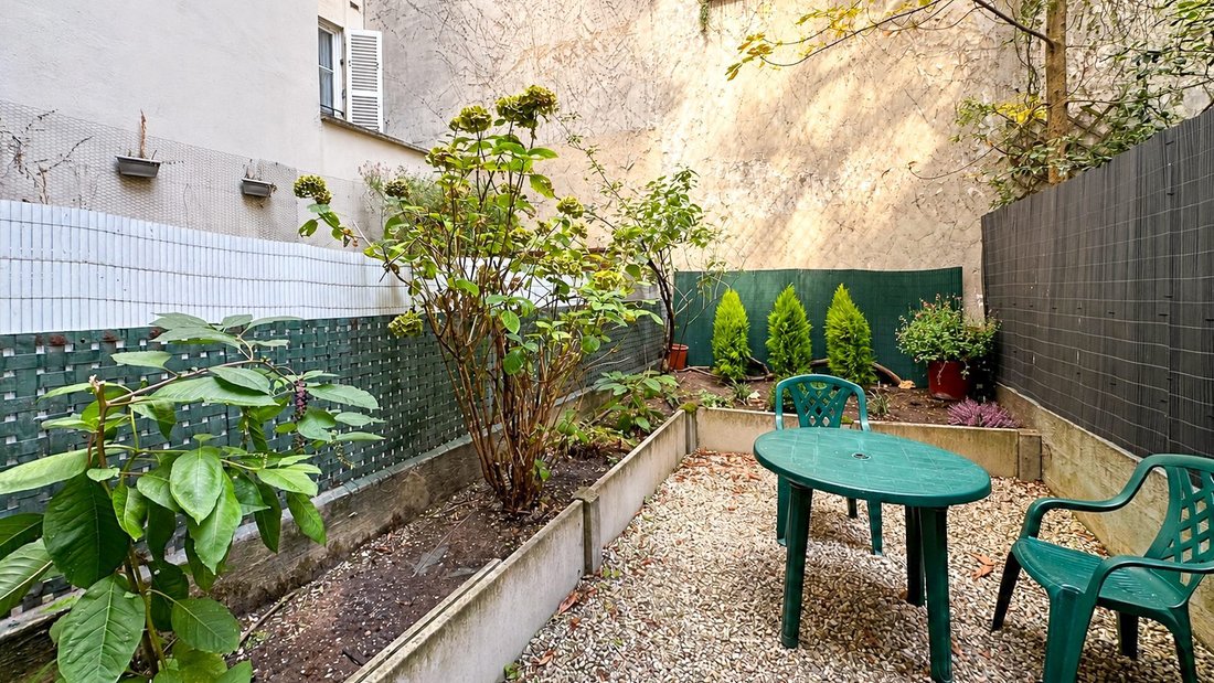 Apartment in Lorette-Martyrs, Paris 9e Arrondissement, Paris 1 - 18997957