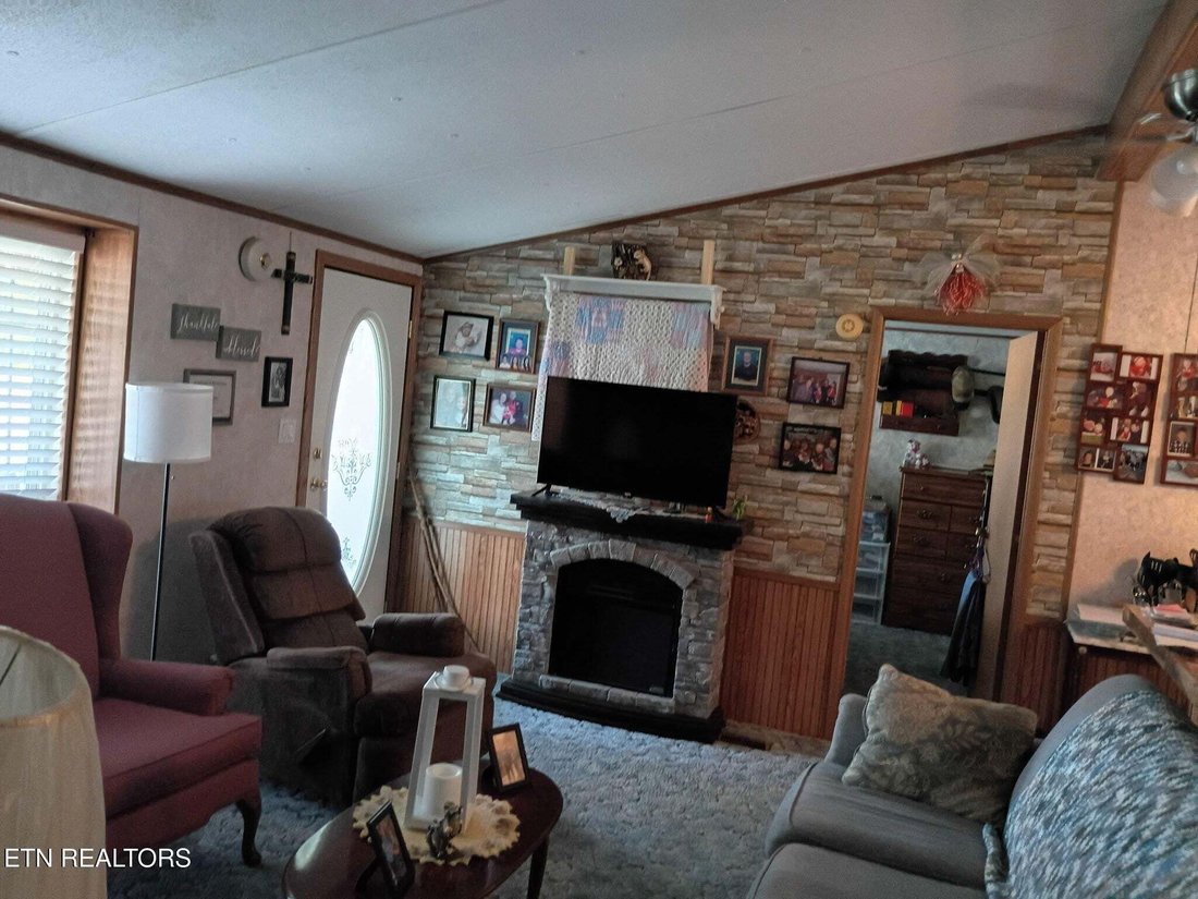 Newport, Tennessee, United States 4 - 18995510