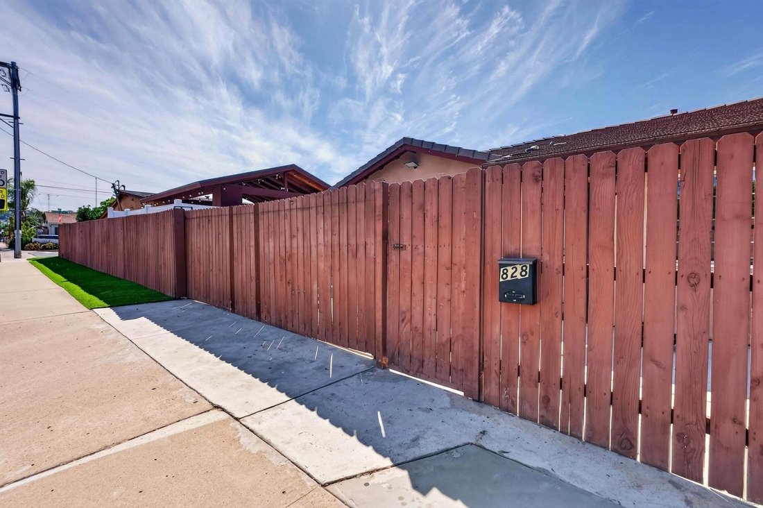 El Cajon, California, United States 2 - 18995841