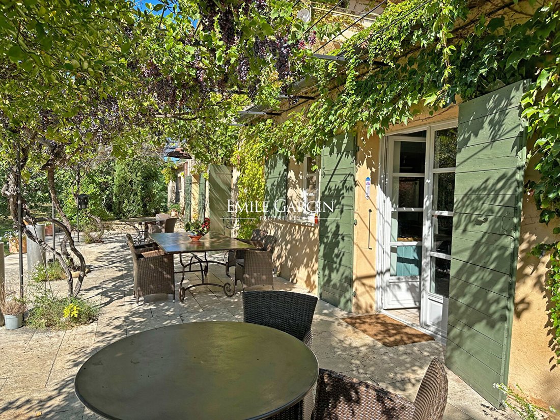 Villa in Cabrières-d'Avignon, Provence-Alpes-Côte d'Azur, France 3 - 18997272