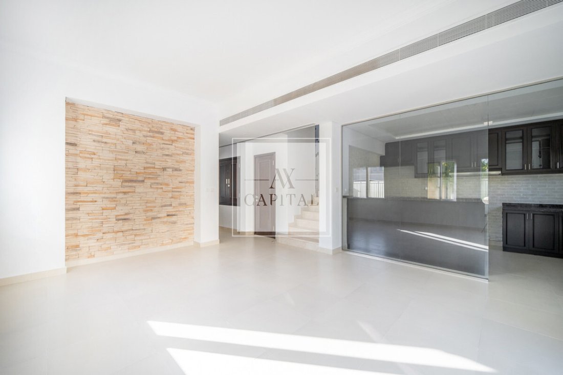 Villa in Downtown Dubai, Dubai, United Arab Emirates 3 - 18993942