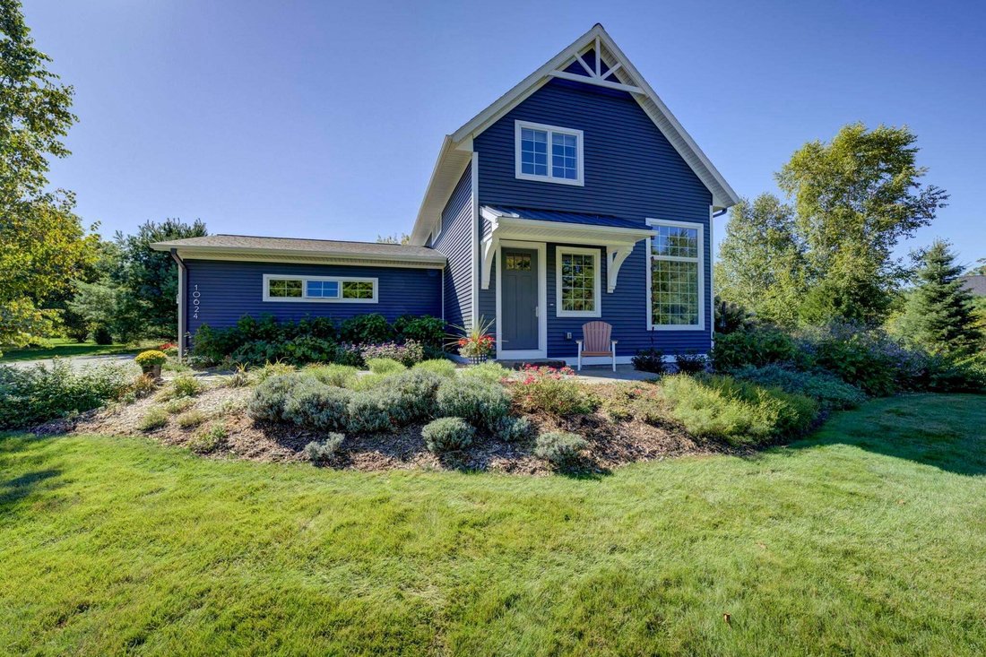 House in Suttons Bay, Michigan, United States 3 - 18996246