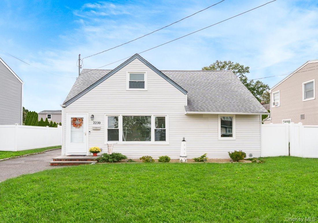 House in Wantagh, New York, United States 1 - 18994374