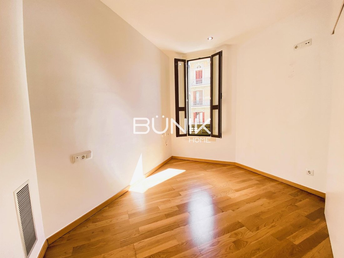 Apartment in Eixample, Barcelona, Spain 4 - 18993006