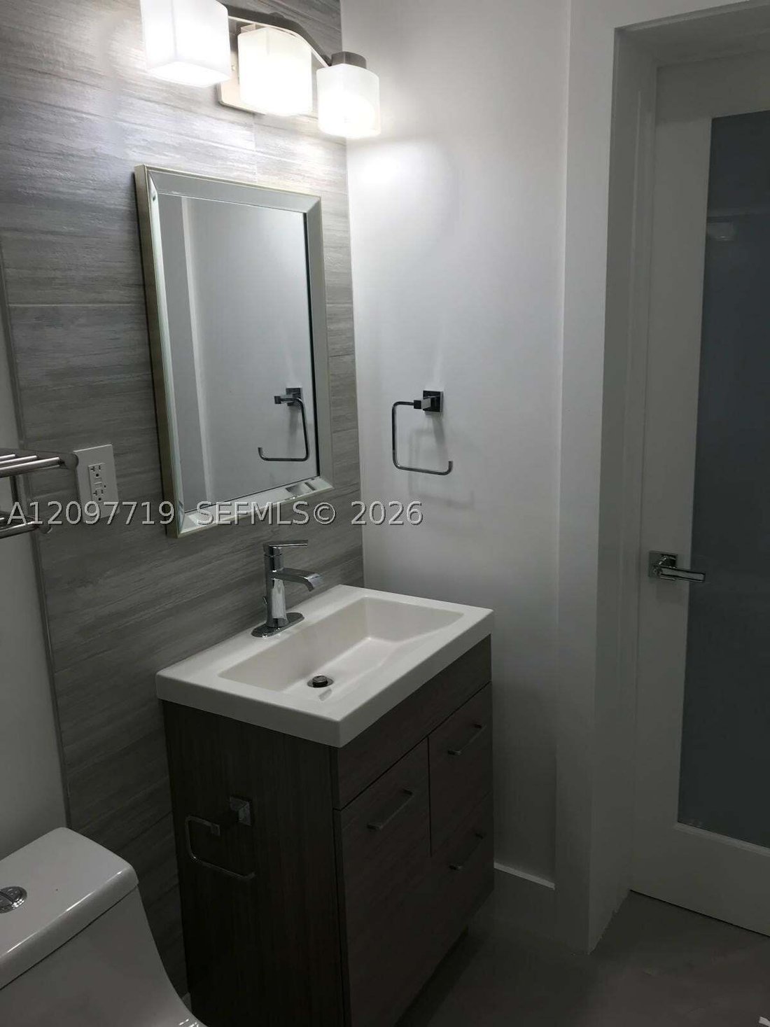 House in Miami, Florida, United States 5 - 18995693