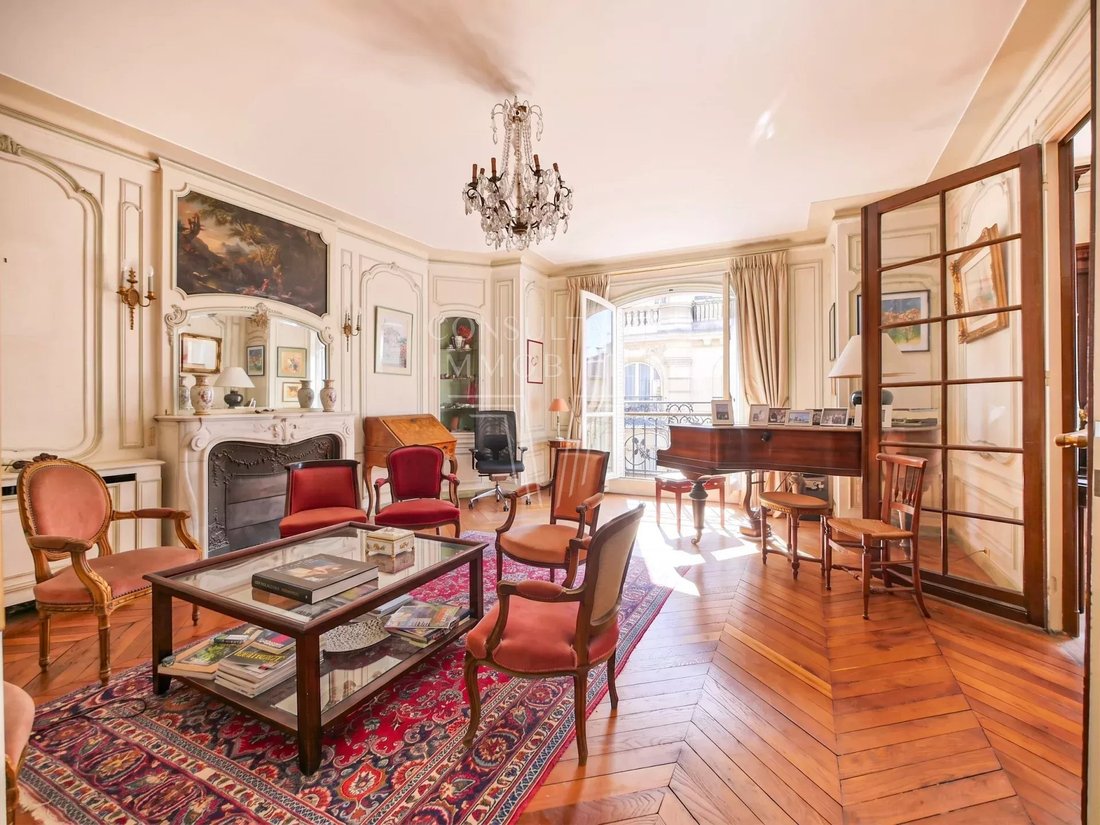 Apartment in Porte Dauphine, Paris 16e Arrondissement, Paris 2 - 18993671