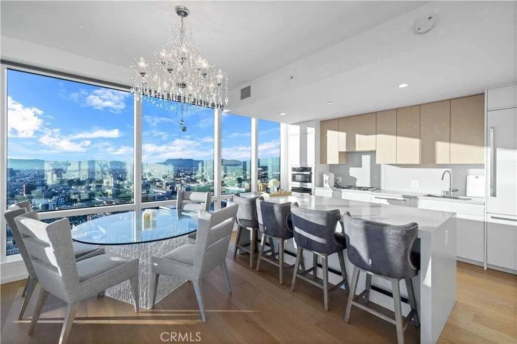Condo in Los Angeles, California, United States 2 - 18993100